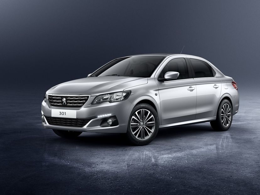 PEUGEOT 301 angular front exterior view