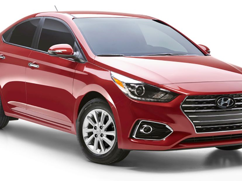 HYUNDAI ACCENT angular front exterior view