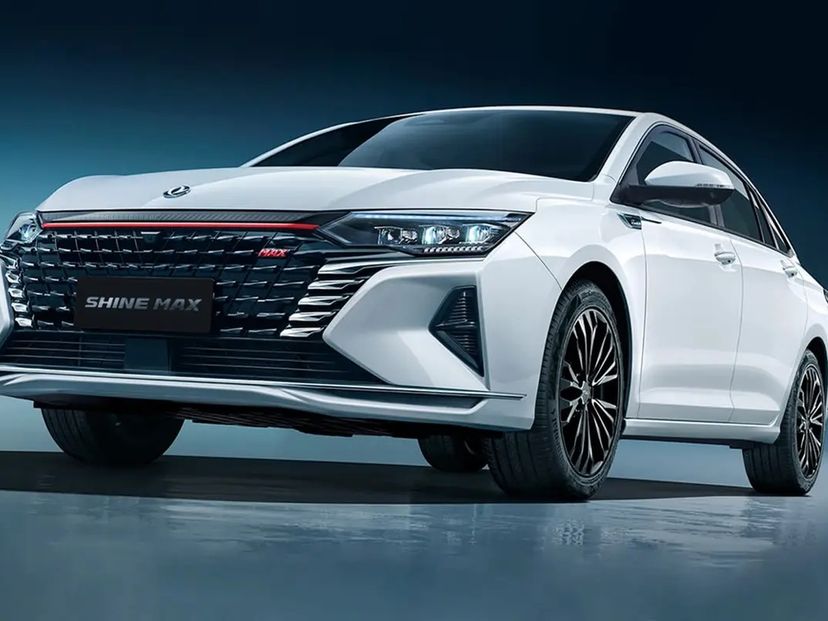 DONGFENG SHINEMAX angular front exterior view