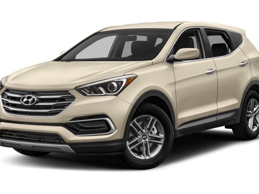 HYUNDAI SANTA FE angular front exterior view