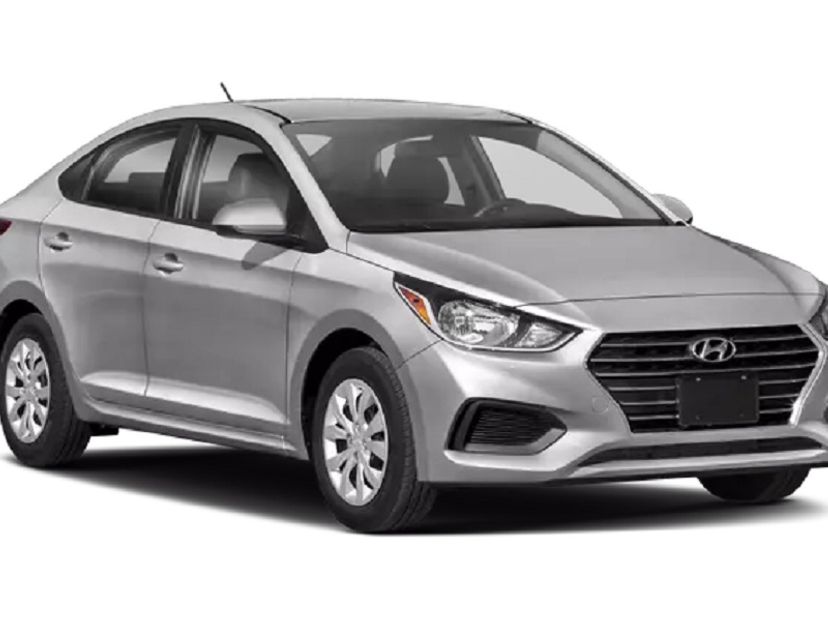 HYUNDAI ACCENT angular front exterior view