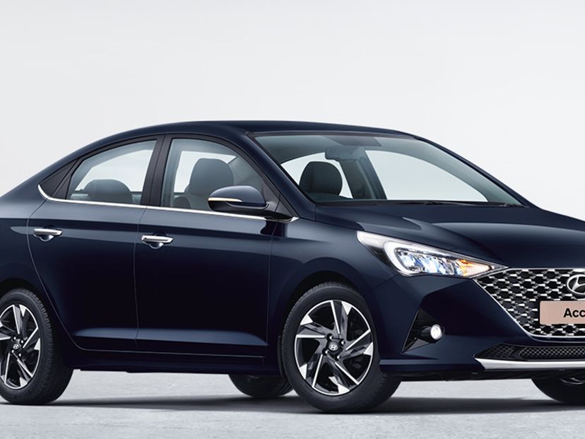 HYUNDAI ACCENT angular front exterior view