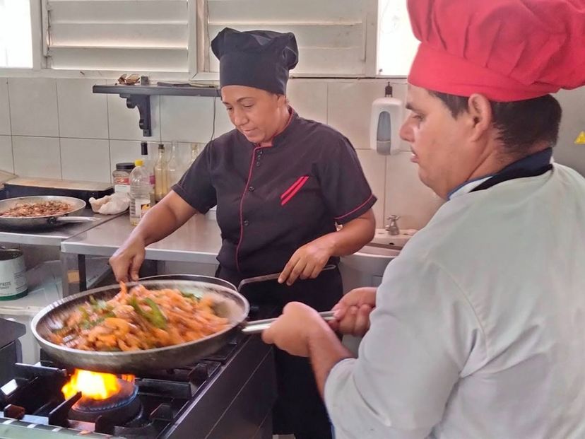 "TRADITIONAL GIBARA COOKING CLASS AND TASTING AT RÍO DE MARES RESTAURANT" Tour, Gibara, Holguín, Cuba.