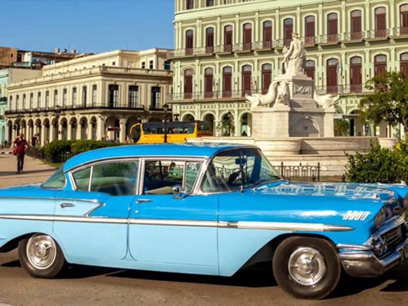“VIÑALES IN AMERICAN CLASSIC CARS (HARD TOP)" Private Tour, Havana, Cuba.