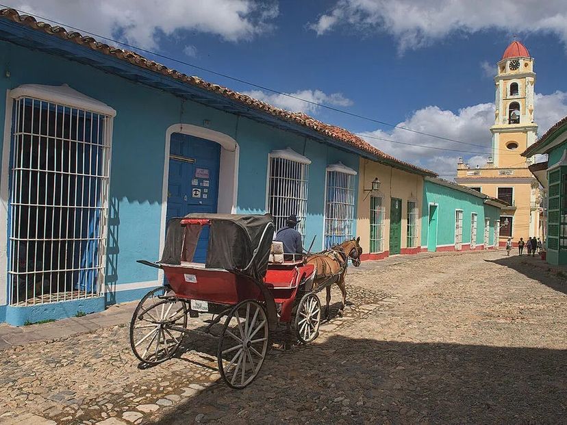 "RIDE THROUGH TRINIDAD IN HORSE-DRAWN CARRIAGES" Tour