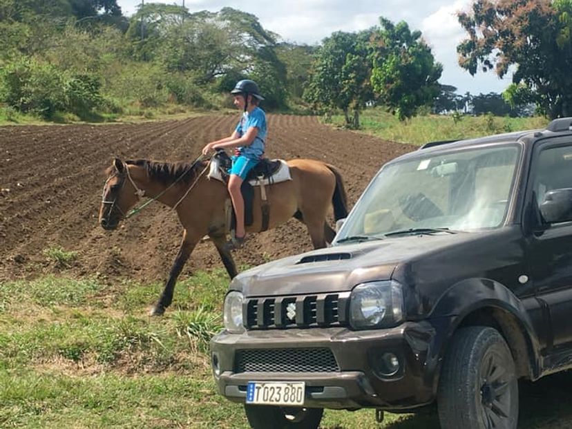 Jeep Safari "CAMINO A RÍO DE MARES", Holguín, Cuba.