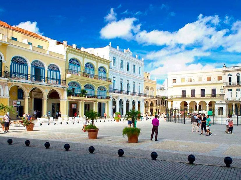 Plaza Vieja square panoramic view, Old Havana, Havana, Cuba.