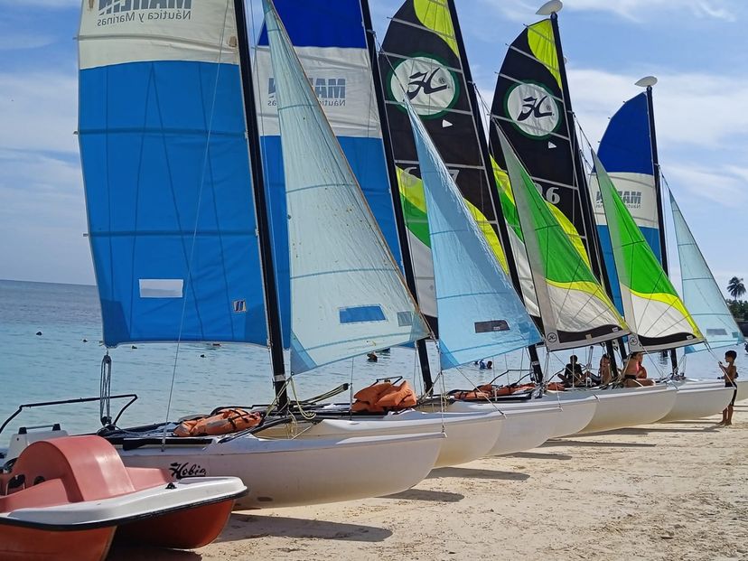 "SNORKELING AT HOBBIE CAT IN GUARDALAVACA BEACH" Tour, Holguín, Cuba.