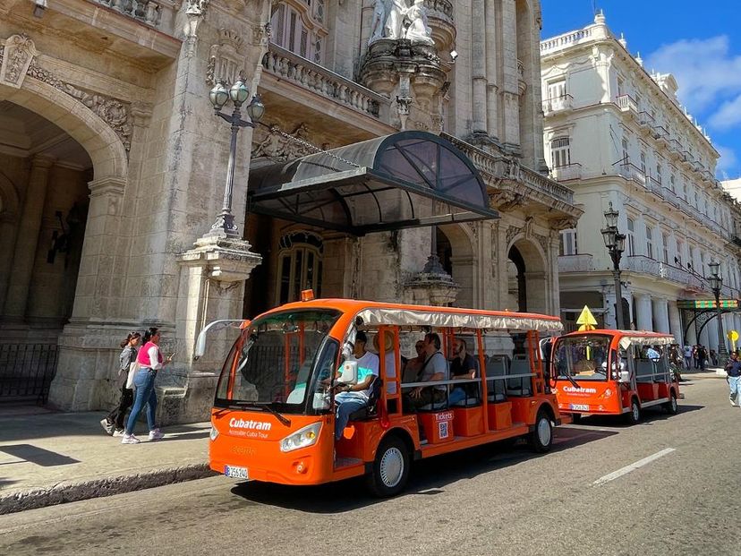 "HAVANA CULTURAL DISCOVERY TOUR + LUNCH" Tour, La Habana, Cuba.