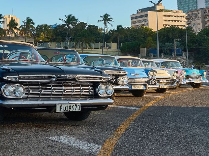 "HAVANA, A WONDER CITY IN AMERICAN CLASSIC CARS (HARD TOP - OPEN TOP)" Private Tour, Havana, Cuba.