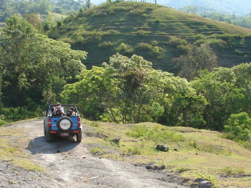 Jeep Safari "SUNSET A LO CUBANO", Holguín, Cuba
