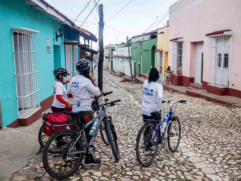 “TRINIDAD: VILLA AND NATURE + PALMITO WATERFALL” Cycling tour