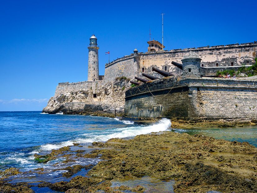 Castillo de los Tres Reyes del Morro and Habana's bay entrance panoramic view, “Havana Premium” Tour