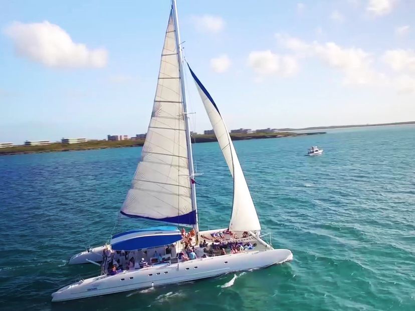 "EXCLUSIVE CATAMARAN (HALF DAY)" Tour, Cayo Santa María, Villa Clara, Cuba.