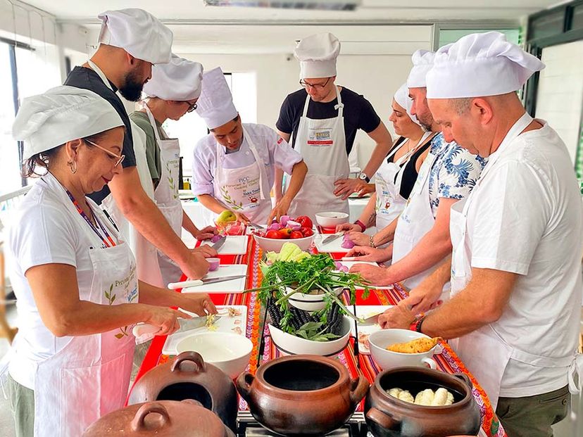 “PERUVIAN COOKING CLASS AND LOCAL MARKET“ Tour (WITH EXOTIC FRUIT TASTING)