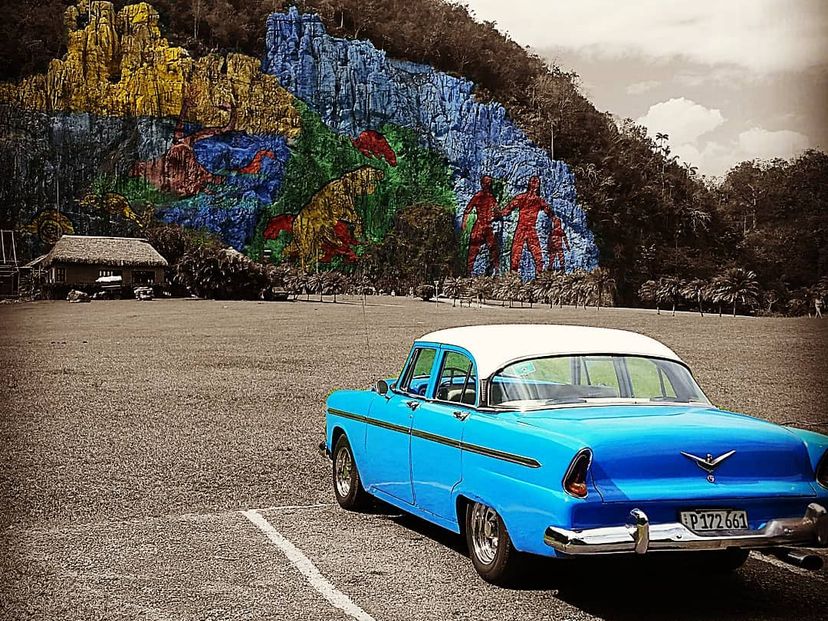 “COLLECTIVE RIDE FROM HAVANA TO VIÑALES IN CLASSIC AMERICAN CARS” Tour (2 Days / 1 Night), Viñales, Pinar del Río, Cuba.