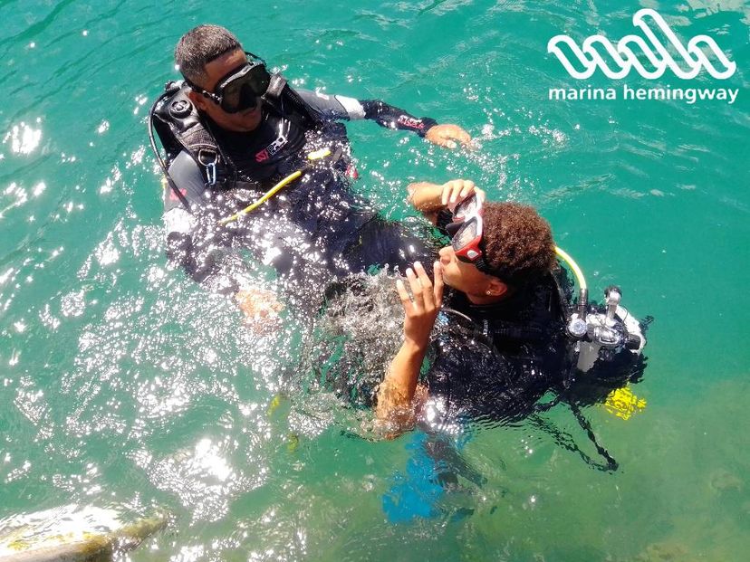 “SCUBA DIVING IN MARINA HEMINGWAY (LA AGUJA)” Tour