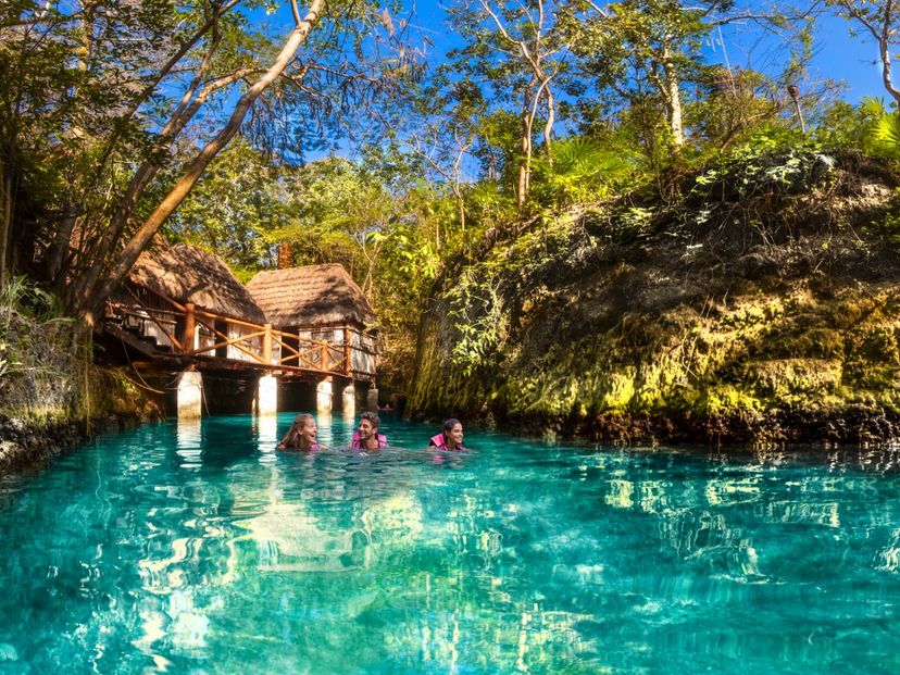 Tour "Xcaret Plus + Dolphin Interax"