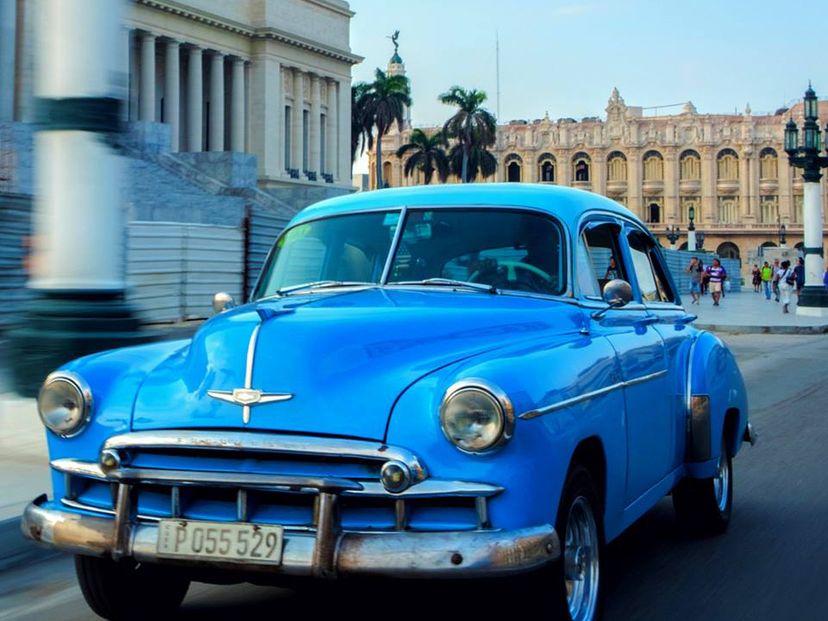 “Ride to Las Terrazas and Viñales in Old Fashion American Classic Cars” Tour