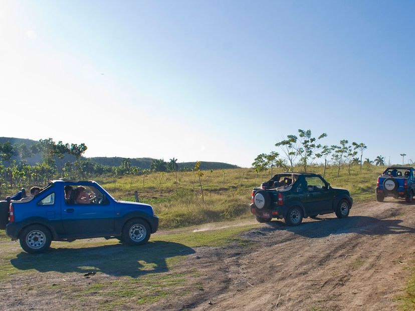 Jeep Safari "PHOTO TOUR", Pilón, Granma, Cuba.