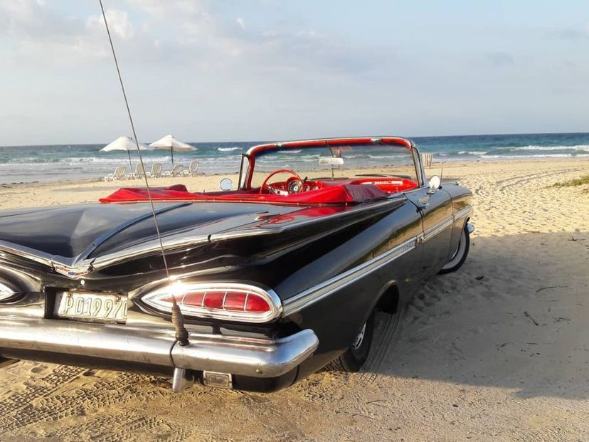 “PLAYAS DEL ESTE IN AMERICAN CLASSIC CARS (HARD TOP - OPEN TOP)" Private Tour, Havana, Cuba.