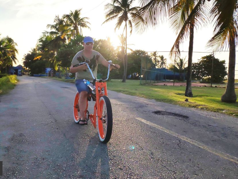"Let's go to the beach!" Bike Tour