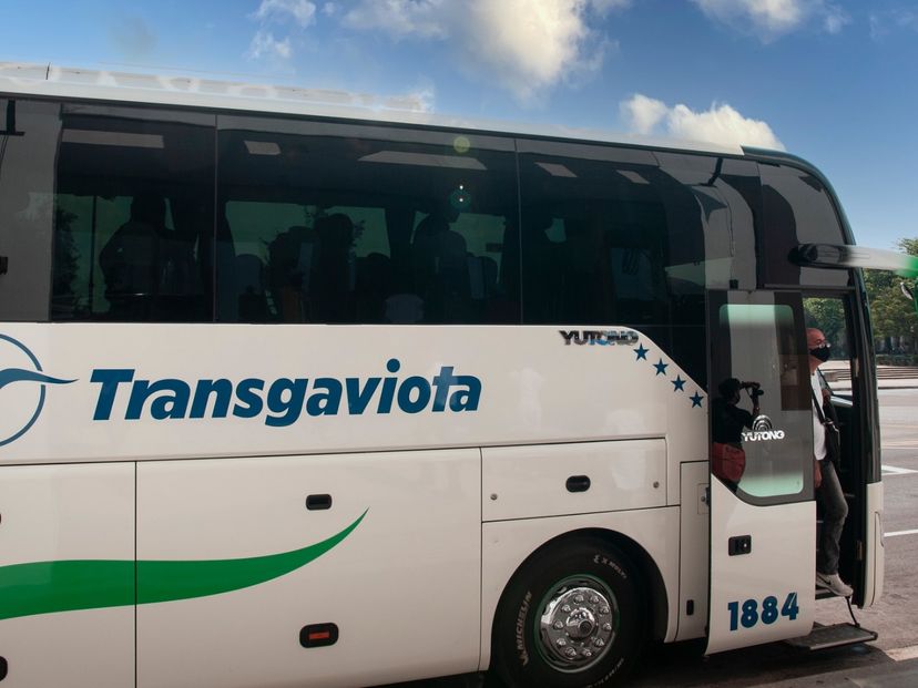 “CONECTANDO CUBA: VIÑALES / PINAR DEL RÍO / HAVANA“ (CC2 - B) Collective Transfer Services
