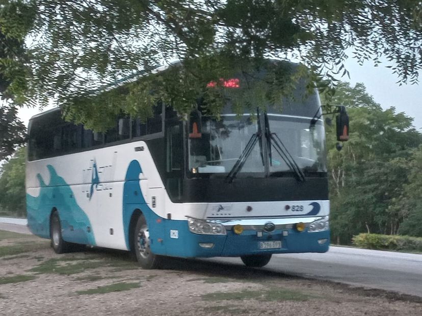 “VIAZUL CUBA: HOLGUÍN / LAS TUNAS / CAMAGÜEY / CIEGO DE ÁVILA / SANCTI SPÍRITUS / SANTA CLARA / HAVANA AIRPORT / HAVANA“ Collective Transfer Services