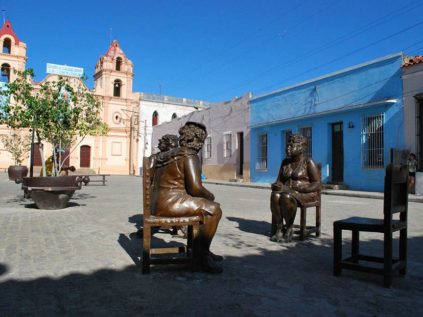 Del Carmen square, Camagüey, “Ride to Sancti Spíritus, Ciego de Ávila & Camagüey in Old Fashion American Classic Cars” Overnight Tour (2 days / 1 night)