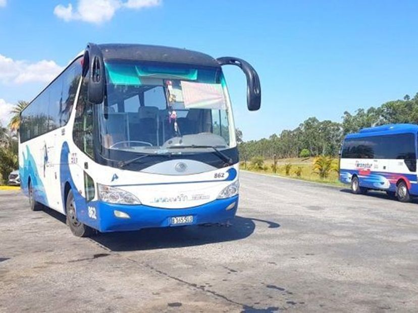 “VIAZUL CUBA: HAVANA / SANTA CLARA / SANCTI SPÍRITUS / CIEGO DE ÁVILA / CAMAGÜEY / LAS TUNAS / HOLGUÍN / HOLGUÍN AIRPORT / BAYAMO / SANTIAGO DE CUBA“ Collective Transfer Services