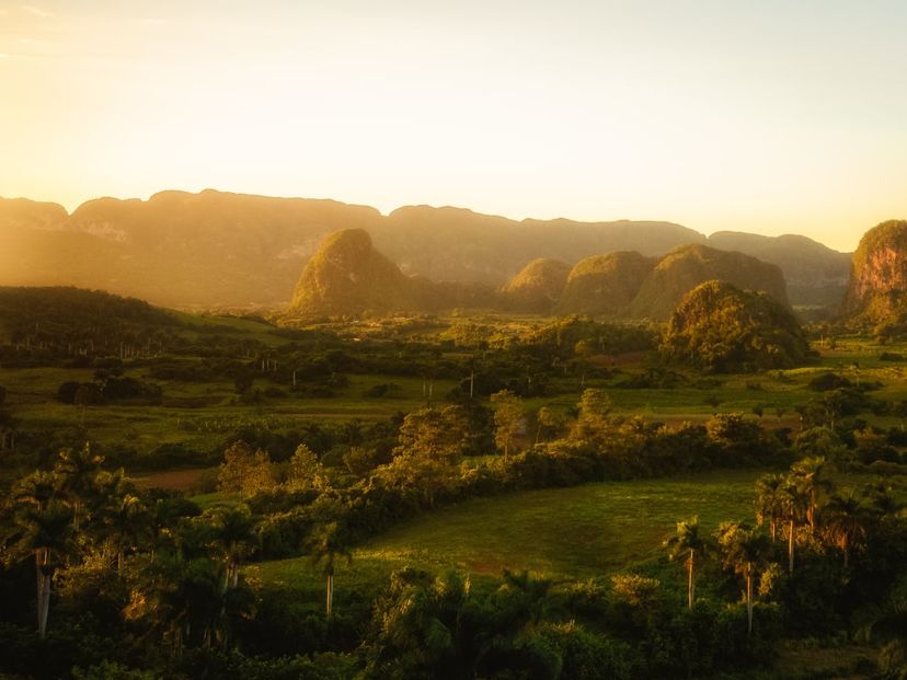 “SUNSET EXPERIENCE IN THE VIÑALES VALLEY” Tour, Viñales Valley, Pinar del Río, Cuba.