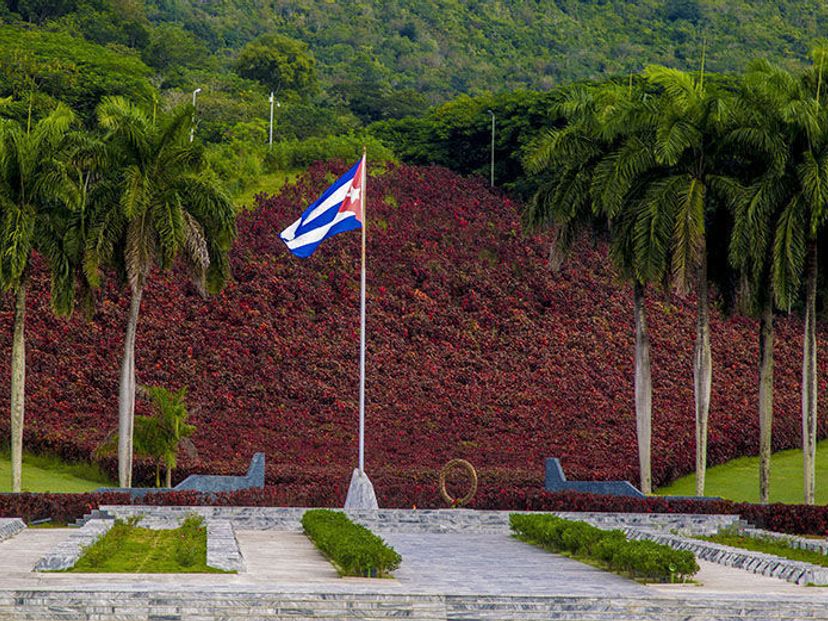 Mausoleo a los Héroes y Mártires del II Frente Oriental “Frank País”, Santiago de Cuba, Cuba.