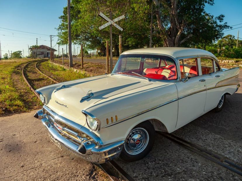 “SOROA - LAS TERRAZAS IN AMERICAN CLASSIC CARS (HARD TOP)" Private Tour, Havana, Cuba.