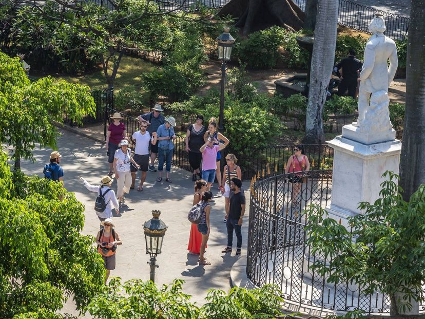 "Extramural Architecture and Urban Development" Tour