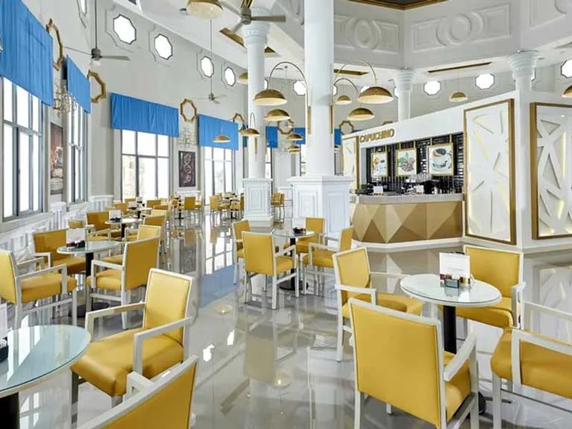 CAPUCHINO CAFÉ.