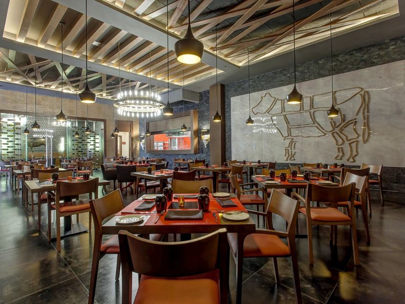 HUNTER STEAKHOUSE.
