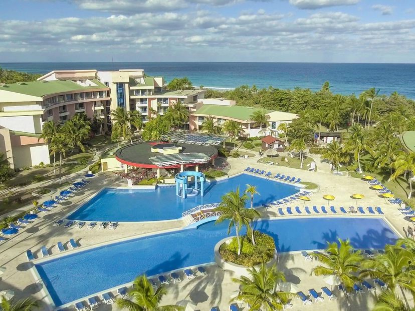 Hotel´s pool panoramic view