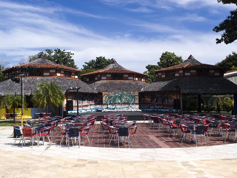 (Los Corales hotel section)