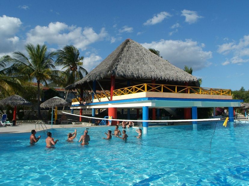 (Carisol hotel section)