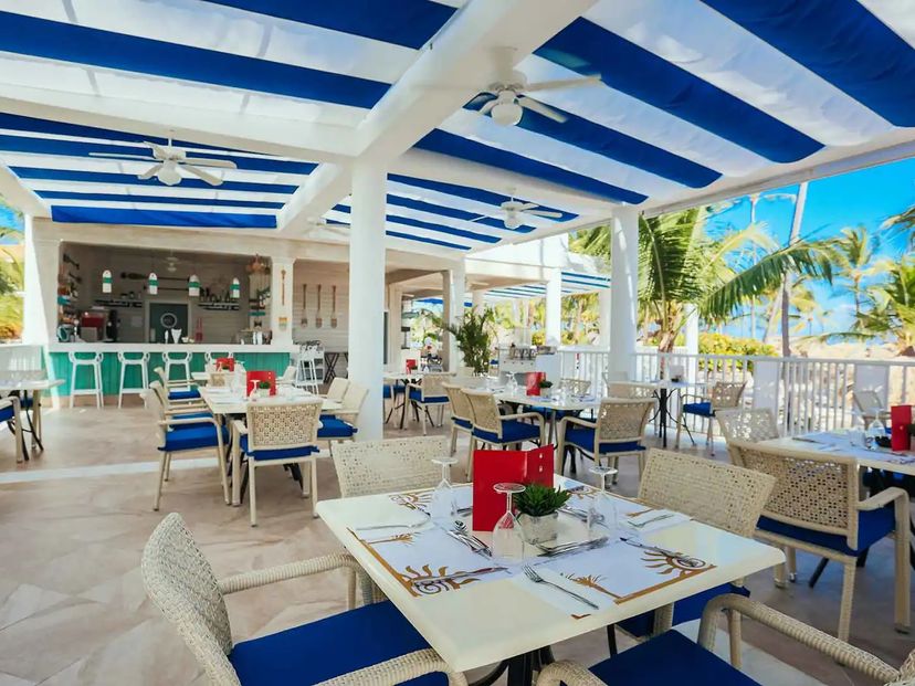 SUNSET WET BAR.