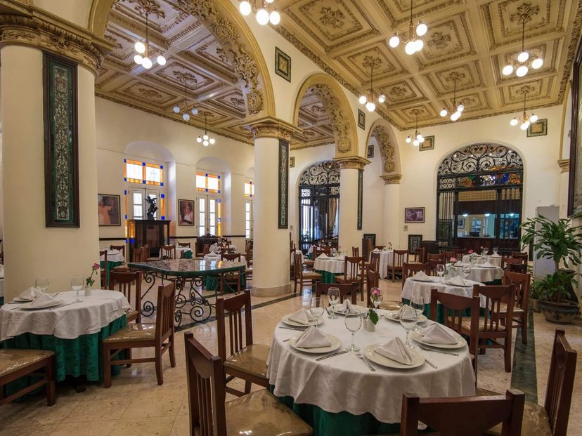 EL COLONIAL.