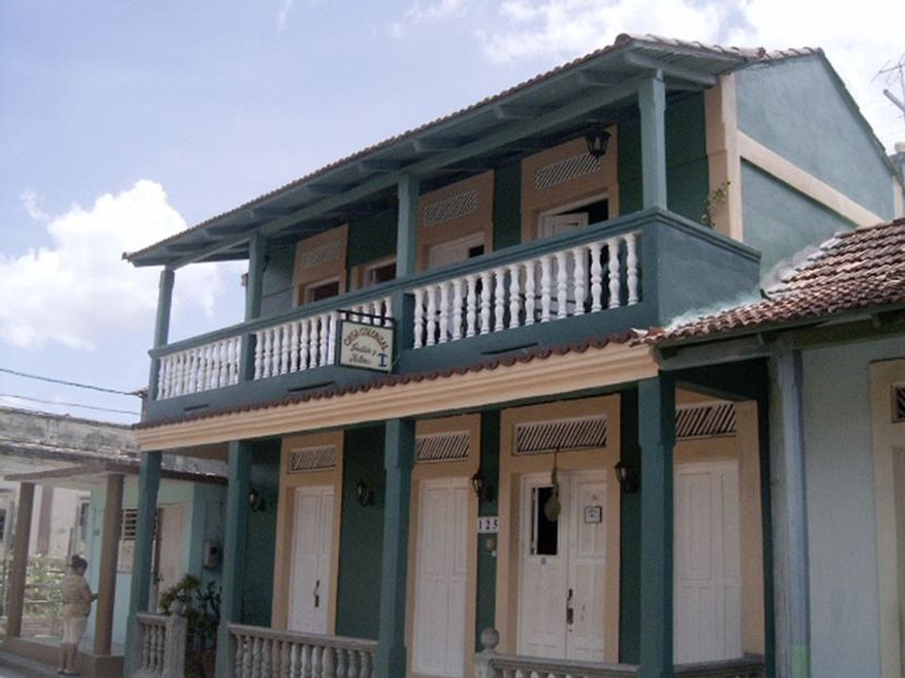 Casa Colonial Yalina y Gustavo, FLOR CROMBET, No. 125