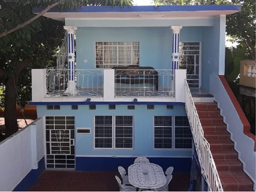 House's infront of the rent rooms