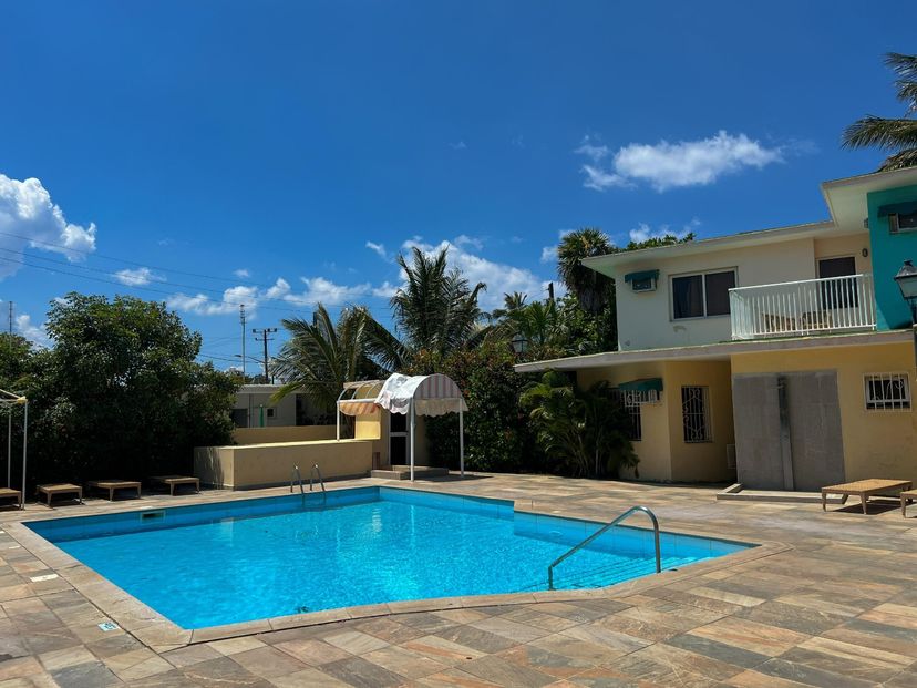 Condominio 32 Los Delfines, Avenida Playa