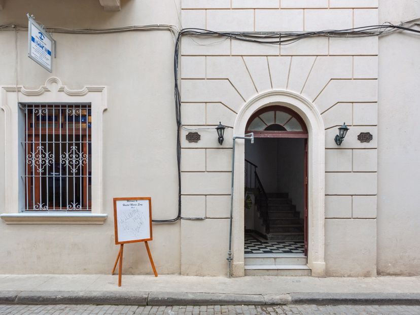 Hostal Maria Sury, TENIENTE REY, No. 158