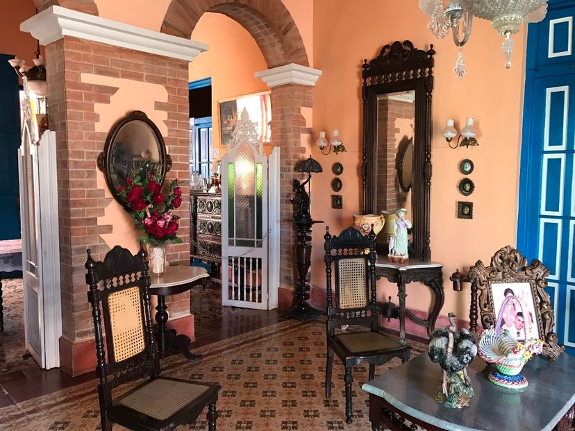 House's living room details
