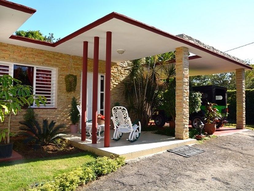 House's entrance panoramic view