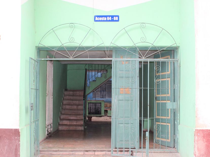 Building´s entrance view